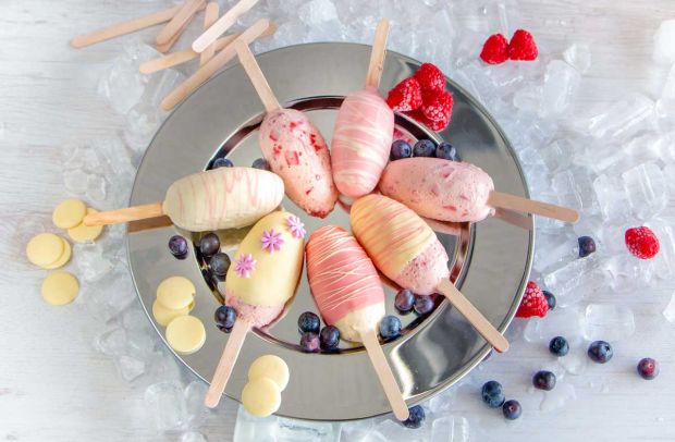 Eisausstecher und Formen von Staedter