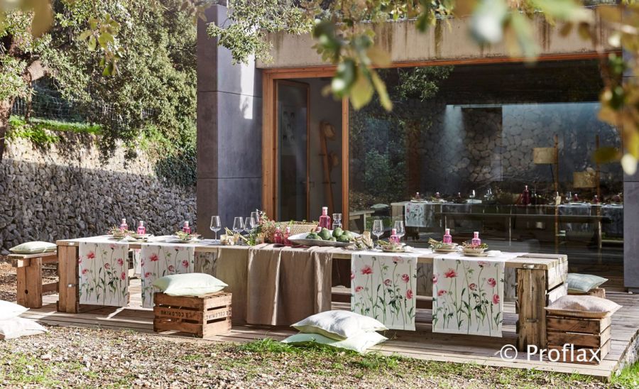 Tischläufer mit Frühlingsmotiven ©PROFLAX