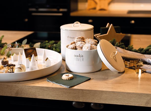 Dosen + Teller mit und für Plätzchen von Räder Design